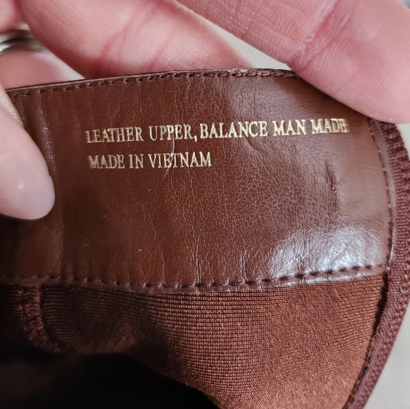 Le Chateau Leather Boots - Picture 2 of 8